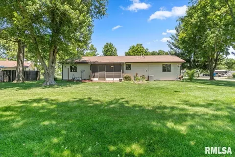 Exterior - 18 Macbride Rd, Springfield, IL 62712 photo 7 of 9