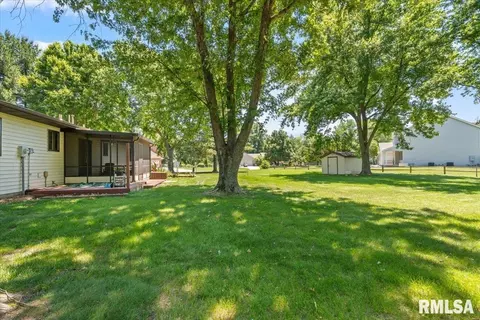 Exterior - 18 Macbride Rd, Springfield, IL 62712 photo 6 of 9