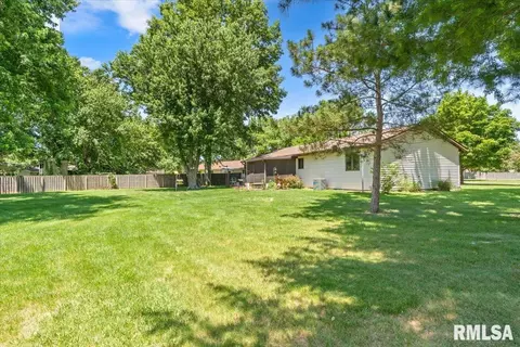 Exterior - 18 Macbride Rd, Springfield, IL 62712 photo 8 of 9
