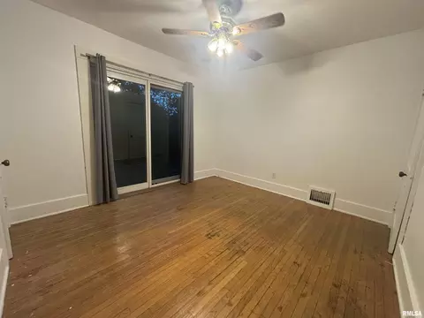 Bedroom - 145 N Illinois St, Springfield, IL 62702 photo 1 of 4