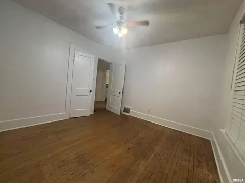 Bedroom - 145 N Illinois St, Springfield, IL 62702 photo 3 of 4