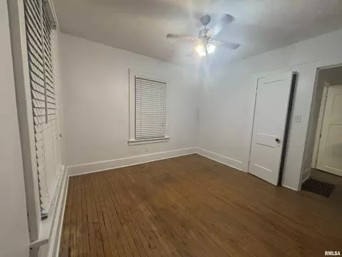 Bedroom - 145 N Illinois St, Springfield, IL 62702 photo 4 of 4