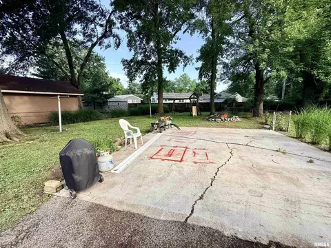 Exterior - 3230 Buckner St, Springfield, IL 62703 photo 4 of 5