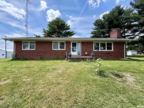 1225 Stanton Airport Rd, Riverton, IL 62561