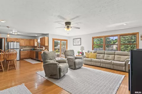 Living - 6105 Farrier Pl, Springfield, IL 62712 photo 1 of 8