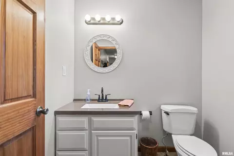 Bath - 6105 Farrier Pl, Springfield, IL 62712 photo 3 of 3