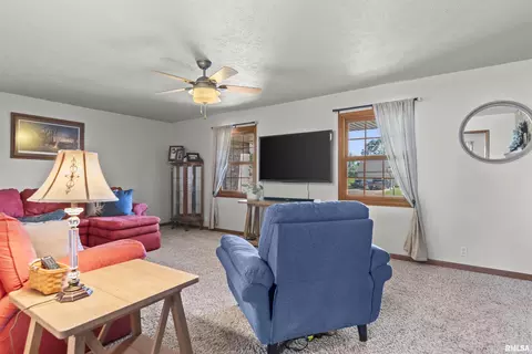 Living - 6105 Farrier Pl, Springfield, IL 62712 photo 8 of 8
