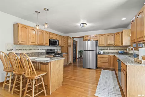 Kitchen - 6105 Farrier Pl, Springfield, IL 62712 photo 3 of 5