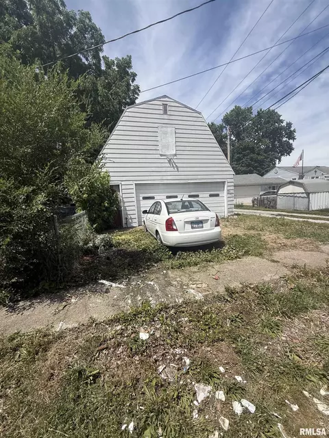 Exterior - 1800 N 9th St, Springfield, IL 62702 photo 4 of 5
