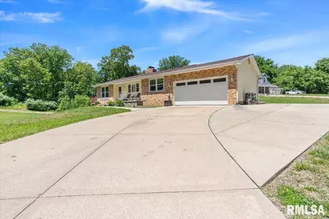 485 Pakey Rd, Springfield, IL 62712