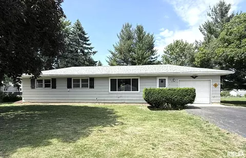 219 E Willard St, Wataga, IL 61488