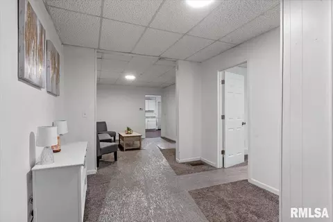 Entry Way - 1235 N 8th St, Springfield, IL 62702 photo 1 of 8
