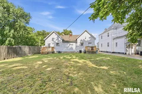 Exterior - 1235 N 8th St, Springfield, IL 62702 photo 1 of 2
