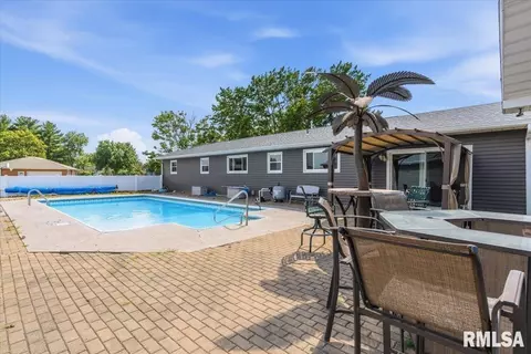 Exterior - 26 Wind Cave Dr, Springfield, IL 62712 photo 12 of 14