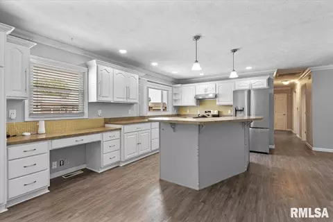 Kitchen - 26 Wind Cave Dr, Springfield, IL 62712 photo 1 of 2
