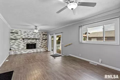 Living - 26 Wind Cave Dr, Springfield, IL 62712 photo 1 of 3