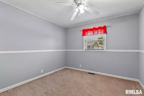 Bedroom - 26 Wind Cave Dr, Springfield, IL 62712 photo 6 of 7