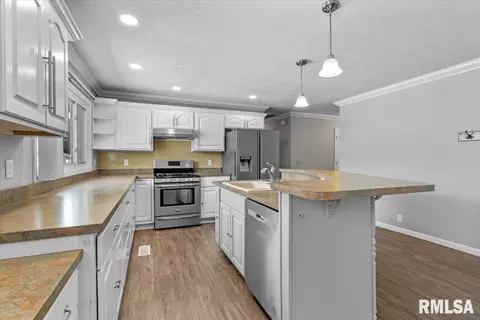 Kitchen - 26 Wind Cave Dr, Springfield, IL 62712 photo 2 of 2