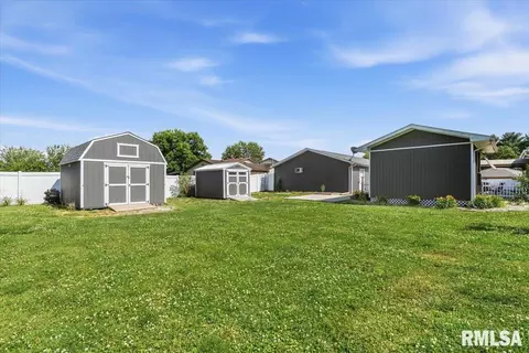 Exterior - 26 Wind Cave Dr, Springfield, IL 62712 photo 13 of 14