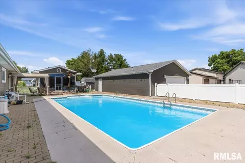 Exterior - 26 Wind Cave Dr, Springfield, IL 62712 photo 8 of 14