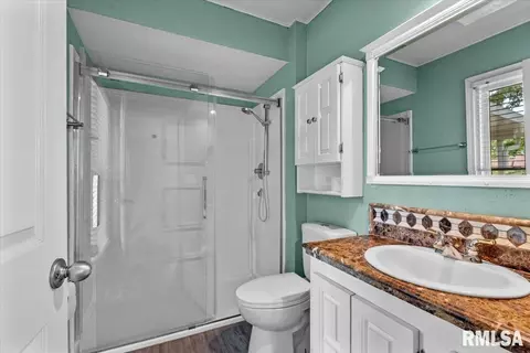 Bath - 26 Wind Cave Dr, Springfield, IL 62712 photo 1 of 3