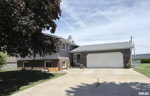 1715 Meadow Lark Dr, Galesburg, IL 61401