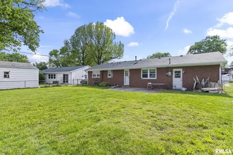 Exterior - 16 Delmar Dr, Springfield, IL 62703 photo 6 of 7