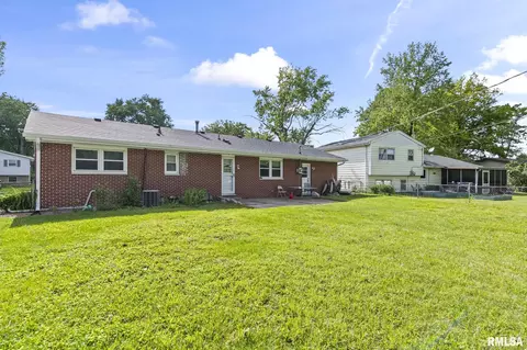 Exterior - 16 Delmar Dr, Springfield, IL 62703 photo 4 of 7