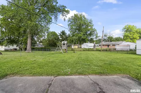 Exterior - 16 Delmar Dr, Springfield, IL 62703 photo 7 of 7