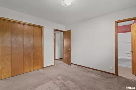 Bedroom - 16 Delmar Dr, Springfield, IL 62703 photo 1 of 9