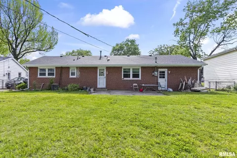 Exterior - 16 Delmar Dr, Springfield, IL 62703 photo 5 of 7