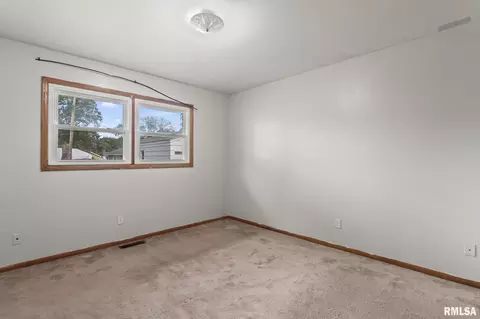 Bedroom - 16 Delmar Dr, Springfield, IL 62703 photo 2 of 9