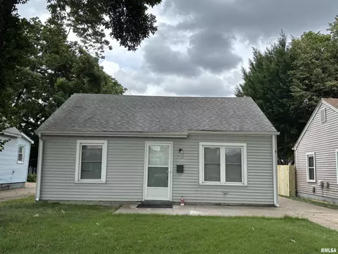 Exterior - 2118 S 9th St, Springfield, IL 62703 photo 2 of 2