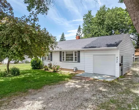 635 W Fremont St, Galesburg, IL 61401