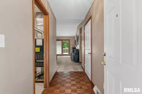 Entry Way - 1216 Dani Ln, Springfield, IL 62712 photo 1 of 2