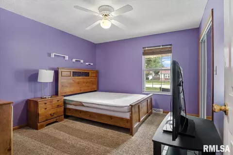 Bedroom - 1216 Dani Ln, Springfield, IL 62712 photo 5 of 6