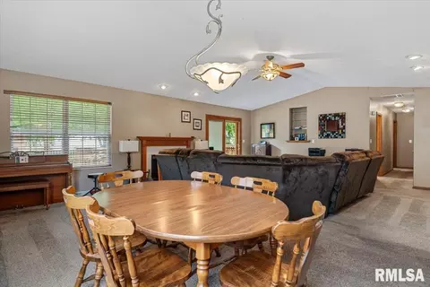 Dining - 1216 Dani Ln, Springfield, IL 62712 photo 2 of 2
