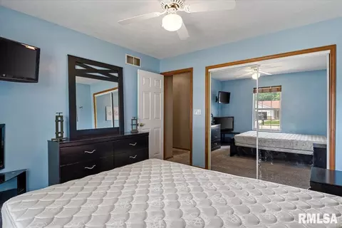 Bedroom - 1216 Dani Ln, Springfield, IL 62712 photo 4 of 6