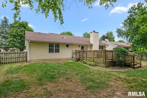 Exterior - 1216 Dani Ln, Springfield, IL 62712 photo 4 of 8