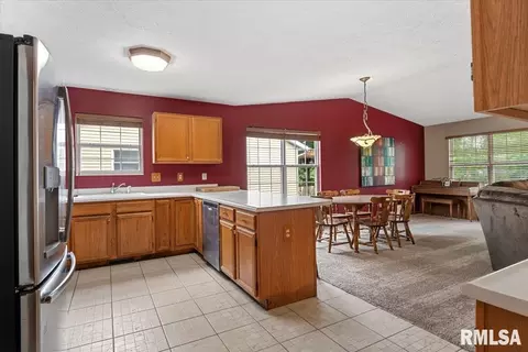 Kitchen - 1216 Dani Ln, Springfield, IL 62712 photo 3 of 4
