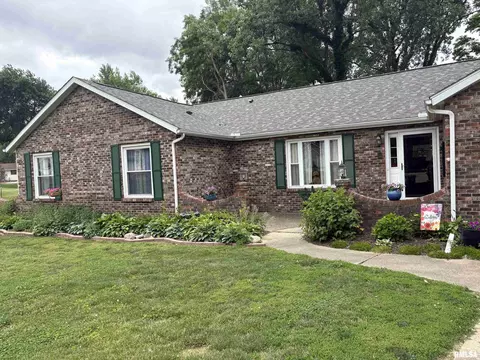 23751 Homestead Ln, Athens, IL 62613