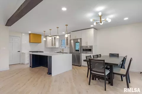 Kitchen - 2721 Haggard St, Springfield, IL 62711 photo 3 of 6