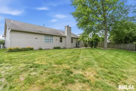 Exterior - 2721 Haggard St, Springfield, IL 62711 photo 6 of 7