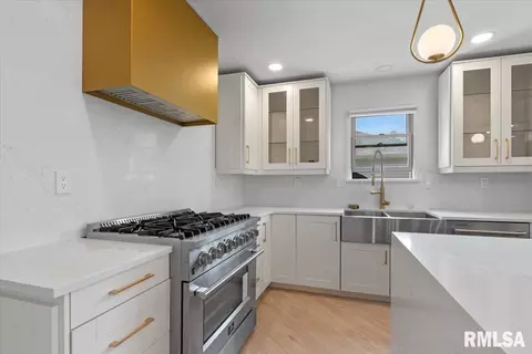 Kitchen - 2721 Haggard St, Springfield, IL 62711 photo 6 of 6