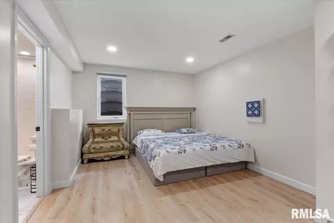 Bedroom - 2721 Haggard St, Springfield, IL 62711 photo 7 of 8