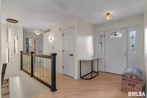 Entry Way - 2721 Haggard St, Springfield, IL 62711 photo 1 of 1