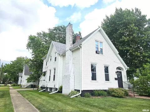 753 N Prairie St, Galesburg, IL 61401