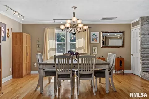 Dining - 6813 S Stephenson Ln, Springfield, IL 62707 photo 4 of 4