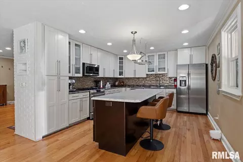 Kitchen - 6813 S Stephenson Ln, Springfield, IL 62707 photo 1 of 4