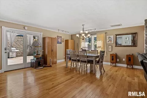 Dining - 6813 S Stephenson Ln, Springfield, IL 62707 photo 1 of 4